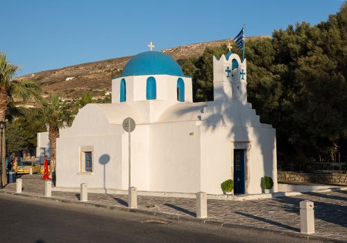 PERCHÈ VISITARE PAROS